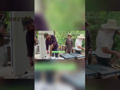 Let's experience a beekeeper's day together and see how a beekeeper spends their day