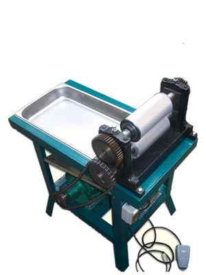 satın al Elektrik Çaplama Arı Balığı Pressi Comb Emboss Kullanılmış Arı Ekipmanı Alüminyum Alaşım Roller Embosser Arı Balığı Temel Makinesi Çevrimiçi üretim